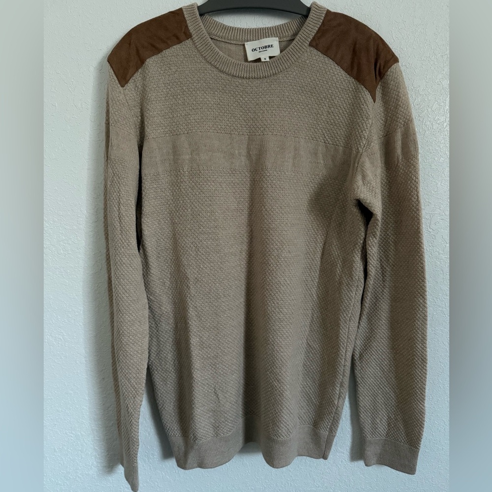 OCTOBRE Editions/Sezane Men’s tan sweater Made in Portugal 100% merino wool